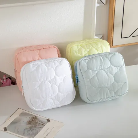 Nordic Polyester Cloud Quilted Cosmetic Organizer Bag Cute Pastel Mini Sanitary Pad Pouch Portable Zipper Travel Clutches For Girls Women