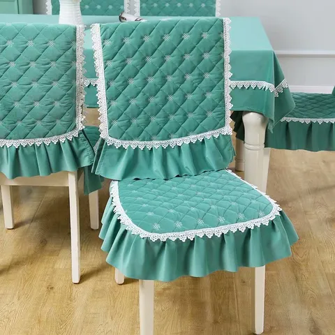 Style Nordique Polaire Vison Matelassé Housse de Chaise de Salle à Manger Et Nappe Antidérapant Dentelle Brodé Décoration