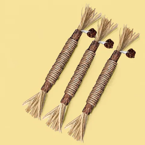 Natural Silvervine Molar Chew Toy For Cats With Raffia And Gall Fruit Teeth Cleaning Interactive Pet Toy