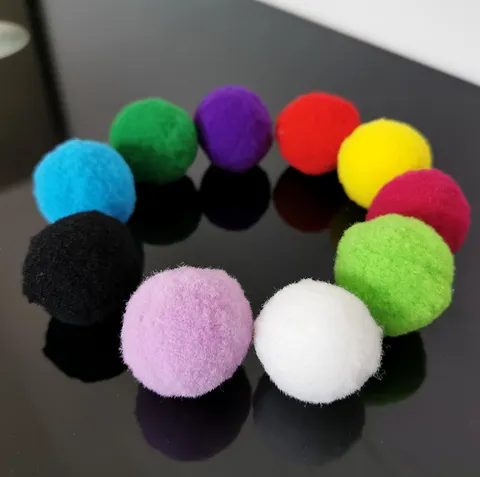 Giocattoli Interattivi per Gatti Palle Pom Pom in Peluche di Poliestere Colorate Morbide Elastiche Silenziose Colori Assortiti