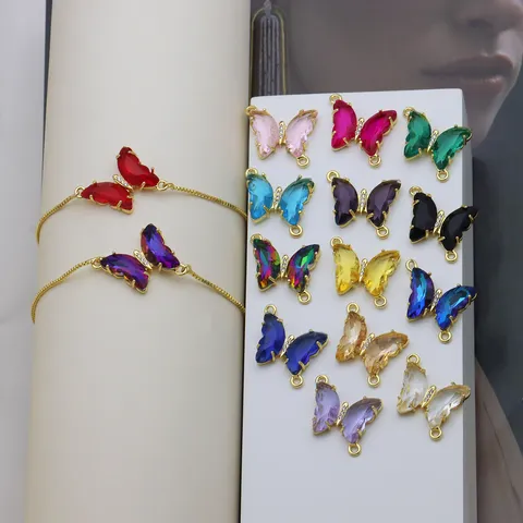 Ciondolo a Farfalla in Rame Placcato Oro 18K con Zirconia Colorata Connettore per Collana DIY Minimalista Lusso Leggero Accessori Gioielli Donna