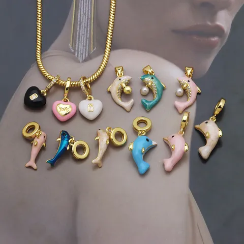 Ciondolo in Rame Placcato Oro 18K Smalto a Goccia Colorato Strass Delfino Cuore Ciondolo Solo Senza Catena Fai da Te Gioielli Accessorio