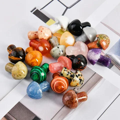 Natural Crystal Mini Mushroom Ornament Carved Healing Stone Miniature Feng Shui Table Accent Desktop Decor Crystal Mushroom Craft Collection