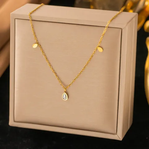 Collier Pendentif Goutte d'Eau en Acier Titane pour Femme Style Coréen Doux Chaîne de Clavicule à Paillettes Plaquée Or Bijoux