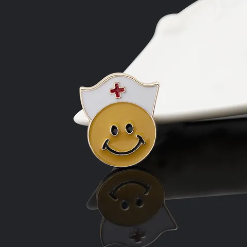 Cute Nurse Smiley Face Alloy Enamel Brooch Pin Medical Theme Cartoon Badge For Backpack Jacket Graduation Student Jewelry Gift