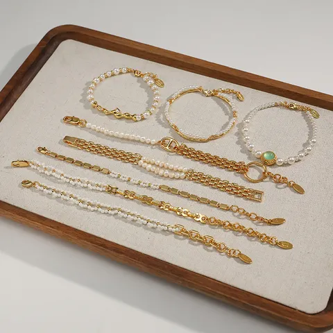 Bracciale a Catena in Rame Placcato Oro 18K con Ciondolo in Perla Artificiale da Donna Gioielli Geometrici alla Moda da Mano