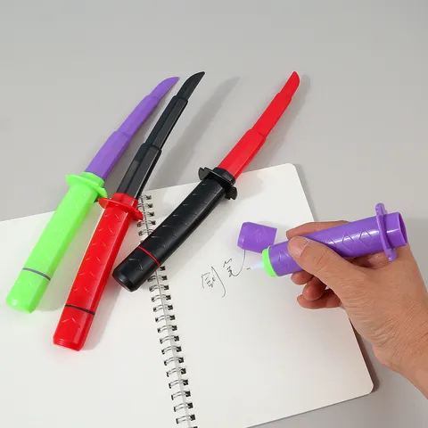 Creatieve Samurai Zwaard Gelpen Nieuwigheid Wortel Mes Ontwerp Zwarte Inktpen Plastic Schrijfwaren Pen Voor Studenten