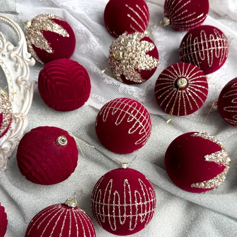 Elegante Samt Beflockte Weihnachtskugeln Set Glitzer Bemalte Kunststoff Christbaumkugeln Ornamente Für Zuhause Weihnachtsbaum Deckenhängende Party Dekoration