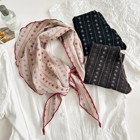 Women Vintage Polka Dot Print Triangular Scarf Elegant Chic Breathable Soft Fabric Neck Scarf Fashion Daily Headwear