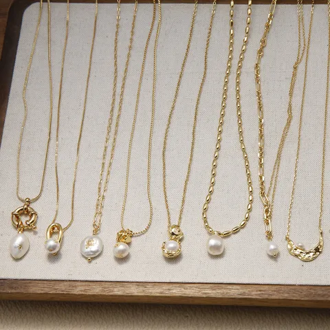 Elegante Collana Con Ciondolo in Perla d'Acqua Dolce di Rame Design Della Luna Girocollo Placcato Catena Perle Donna Gioielli