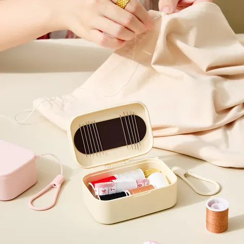 Boîte à Couture en Plastique Portable Avec Porte-Aiguille Magnétique Boîte de Rangement Portable Pour Maison DIY