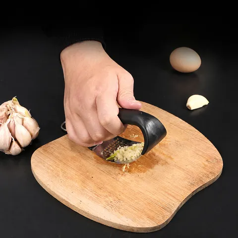 Stainless Steel Manual Garlic Press Kitchen Garlic Mincer Curved Ergonomic Garlic Crusher Tool Home Cooking Gadget