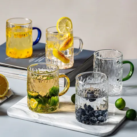Hittebestendige Borosilicaatglas Koffiemok Transparante Gehamerde Theekop Met Gekleurd Handvat