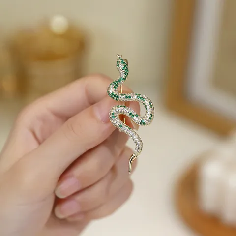 Unisex Vintage Snake Brooch Pin Alloy Green And White Rhinestone Animal Suit Accessories Fashion Jewelry Gift