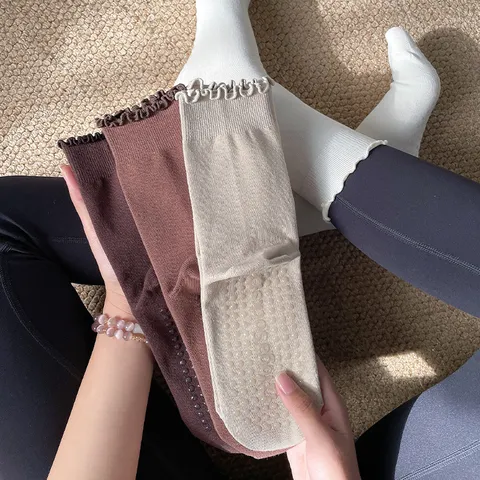 Women's Sports Pilates Yoga Socks Solid Color Mid Tube Combed Cotton Anti Slip Lace Trim Breathable Fitness Socks