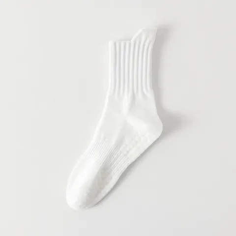 Men's Mid-Calf Sports Yoga Socks Anti-Slip Cotton Blend Breathable Athletic Fitness Gym Floor Crew Socks For Men