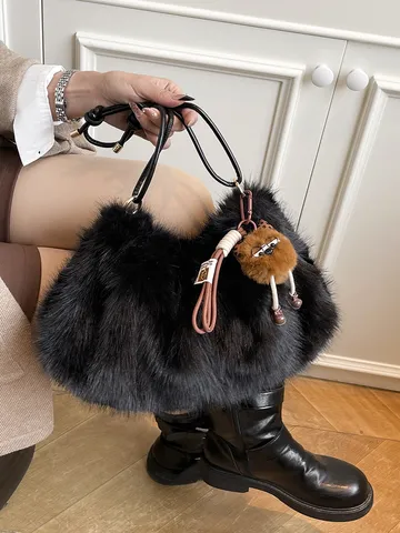 Damen Kunstpelz Tragetasche Winter Plüsch Schulter Unterachseltasche Mit Süßem Anhänger Weiche Einfarbige Handtasche Für Pendeln Alltag