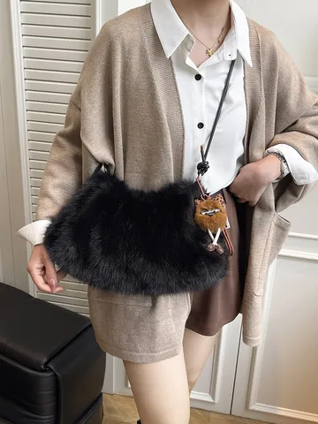 Damen Plüsch Kunstpelz Umhängetasche Winter Achselhöhlen Kissentasche Koreanisch Minimalistisch Weich Pendler Kuriertasche Mit Süßem Anhänger