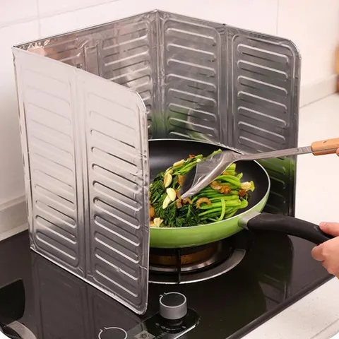 Kitchen Oil Splash Guard Aluminum Foil Gas Stove Heat Insulation Baffle Foldable Oil Proof Household Tool