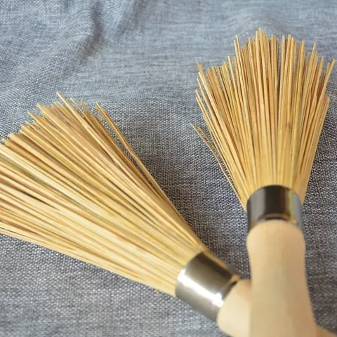 Long Handle Bamboo Pot Brush Kitchen Cleaning Tool Natural Wood Dish Scrub Brush For Cast Iron Pan And Stove