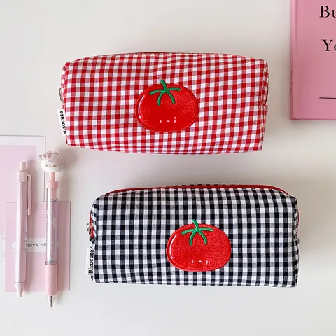 Trousse de Maquillage Brodé Tomate Carreaux Rétro Coréenne Grande Capacité Étui à Crayons Fermeture Éclair Tissu Pochette de Rangement Papeterie Étudiant Mignonne
