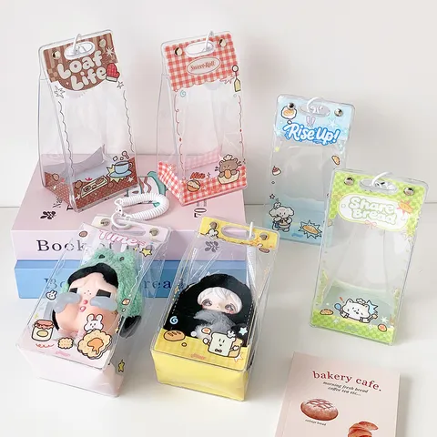 Linda Bolsa de Almacenamiento de Muñecos de PVC Transparente Estuche de Exhibición con Gancho Antipolvo para Figuras Anime