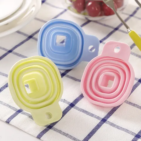 Portable Mini Silicone Funnel Collapsible Kitchen Funnel For Oil Pouring Liquid Dispensing Flexible Foldable Tool