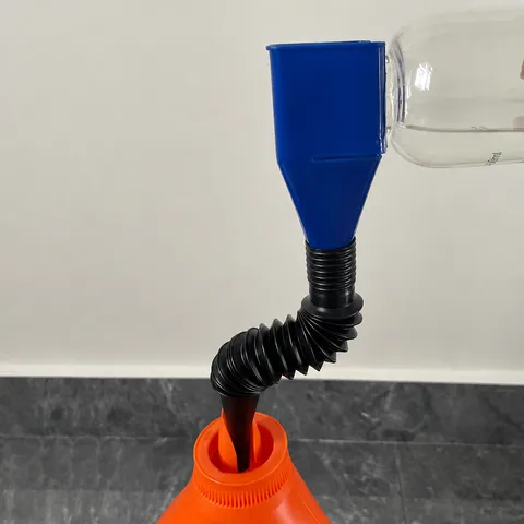 Portable Plastic Oil Funnel Multi-Purpose Flexible Draining Funnel with Extension Hose Car Refueling Funnel Automotive Tools