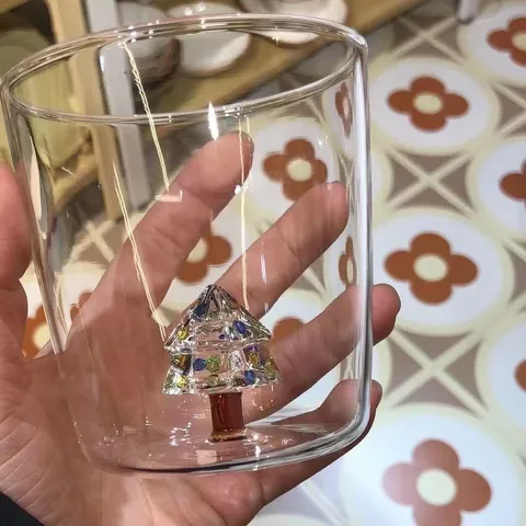 Handgemachte Borosilikatglas Wassertasse Mit 3D Weihnachtsbaum Innen Kreatives Süßes Trinkgeschirr Geschenk Für Party