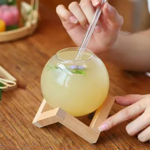 Kreativer Mond Glasbecher runder Glasbecher mit Holzständer und Glasstrohhalm Hitzebeständiges Trinkgeschirr für Zuhause Büro