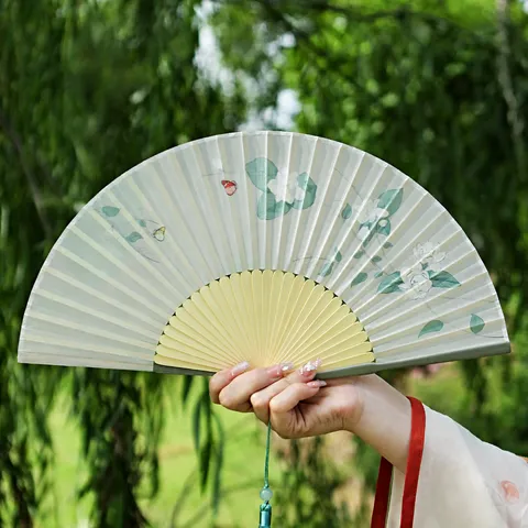 Éventail Pliant de Jasmin Rétro Classique Éventail à Main en Bambou Accessoire de Photographie Hanfu Décoratif Quotidien