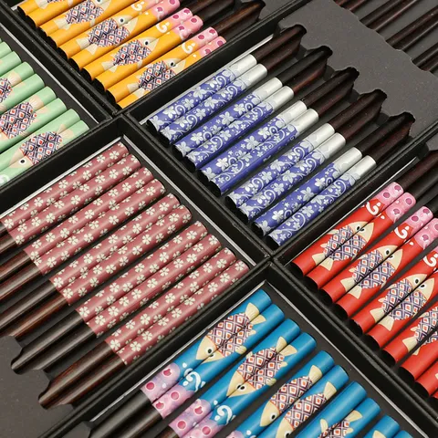 Japanese Style Wooden Chopsticks Reusable Pointed Chopsticks With Gift Box For Home Kitchen Dining Tableware
