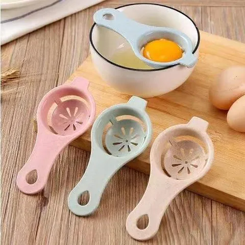 Wheat Straw Egg Separator Kitchen Baking Tool Household Egg White Yolk Separator with Handle and Filter Holes