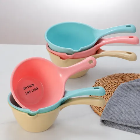 Louche à Eau en Plastique Épais Cuisine Domestique Cuillère à Eau Cuillère à Shampoing pour Bébé Écope de Salle de Bain