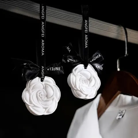White Camellia Plaster Aromatherapy Pendant Long Lasting Fragrance Air Freshener For Wardrobe And Car Interior Home Decor