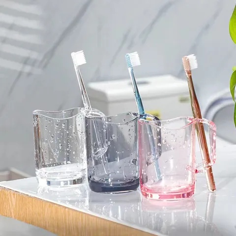 Bicchiere per Collutorio in Plastica Trasparente Tazza per Spazzolino con Manico Curvo Creativo Tazza da Bagno Minimalista Tazza d'Acqua per Coppie