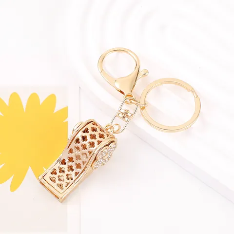 Shiny Crystal Whistle Keychain Alloy Rhinestone Clover Car Hanging Ornament Fashion Key Ring Accessory Gift