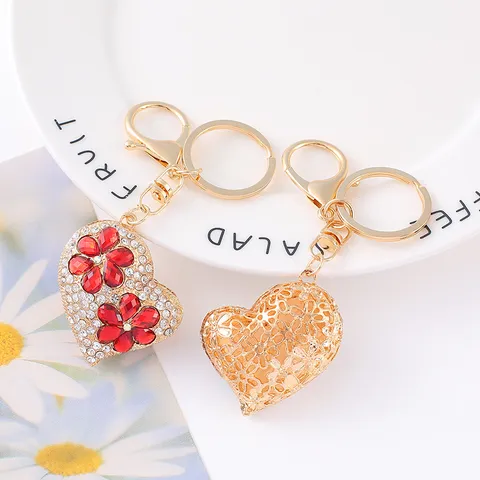 Luxury Rhinestone Heart Flower Metal Keychain For Women Bag Pendant Charm Cute Key Chain Fashion Accessories Gift