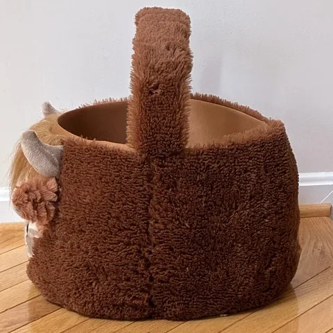 Highland Cow Plush Easter Basket Brown Shaggy Hair Candy Storage Bag With Handle For Easter Egg Hunt Gifts Home Decoration