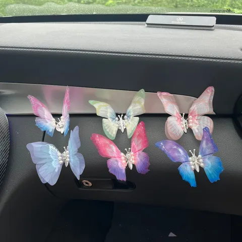 Car Air Vent Aromatherapy Cute Gradient Butterfly Ornament Auto Center Console Interior Decorative Healing Gift For Women