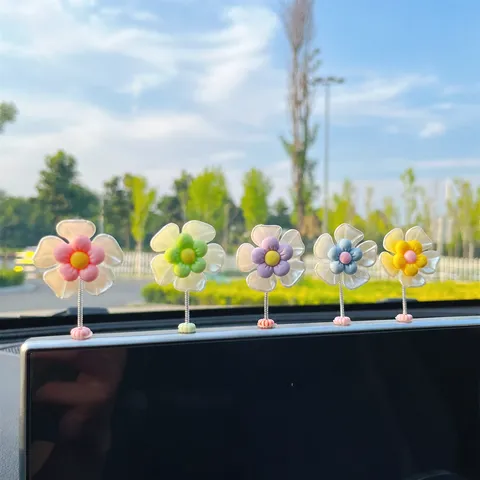Car Dashboard Flower Ornament Plastic Spring Swaying Rotating Floral Decor Cute Interior Accessories For Auto