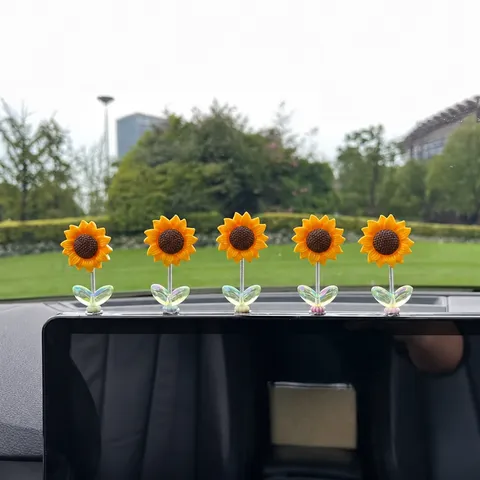 Cute Sunflower Car Dashboard Ornament Shaking Head Flower Auto Center Console Interior Decoration Gift