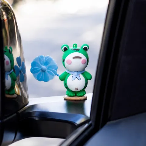 Cute Frog Car Interior Ornament Resin Windmill Bicycle Electric Motorcycle Decoration Dashboard Figurine
