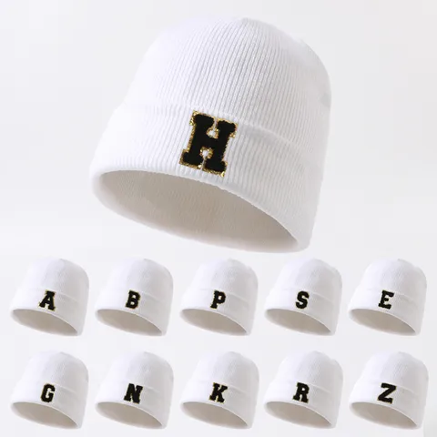 Unisex Winter Warme Strickmütze Acryl Buchstabe Bestickt Ohrschutz Pullover Lässige Outdoor Skimütze