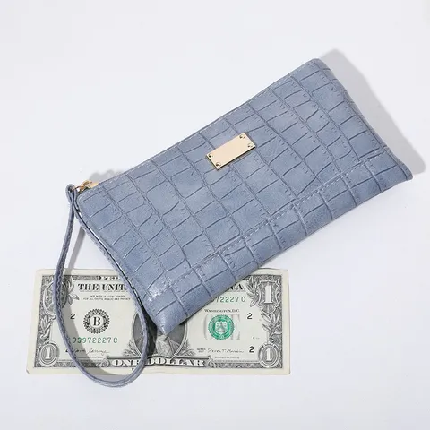 Women's Crocodile Pattern PU Leather Long Wallet Fashion Zipper Clutch Bag with Wrist Strap Daily Purse Card Holder