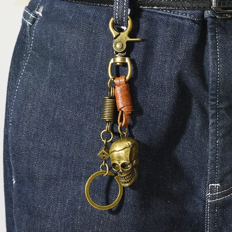 Porte-clés Crâne en Cuir de Vachette Vintage Punk Dé en Métal Vieilli Anneau de Voiture Pendentif de Sac Unisexe