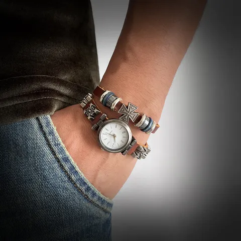 Vintage Punk Men Leather Bracelet Watch Retro Quartz Wristwatch Wide Cowhide Strap Jewelry With Metal Cross Rivet Charms