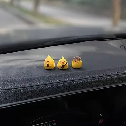 Mignons Ornements de Tableau de Bord de Voiture en Résine Jaune Poussin Décoration