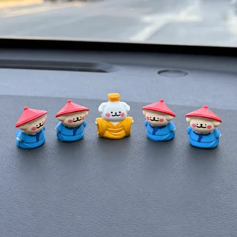 Leuke Keizer Puppy Hars Auto Ornamenten Cartoon Miniatuur Dashboard Figuren Bureau Decor