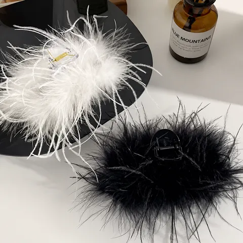Large Ostrich Feather Hair Claw Clip Fluffy Winter Shark Clip Elegant Hair Accessories For Women Girls Hair Styling